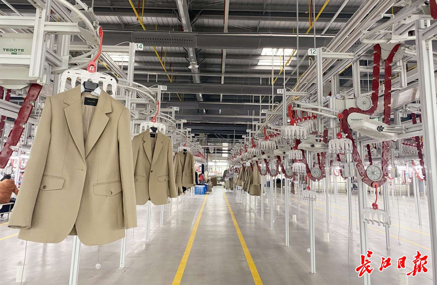 長銳服裝 奔跑在智能化改造的路上，驅(qū)動服飾研發(fā)新變革